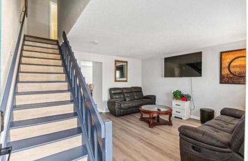 All New! Convenient Location! Sleeps 6 - Foto 34