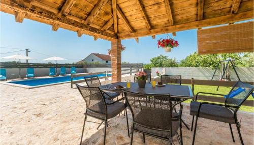 Awesome Apartment In Gornje Rastane - Foto 2