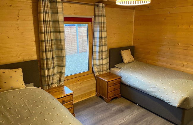 Inviting 2-bedroom Cabin in Ashton Under Hill - Foto 2