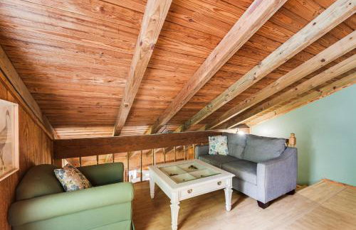 Riverfront Anglers Cabin in Fairhope with Deck! - Foto 13