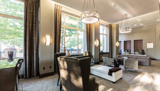 Coin salon dans le hall