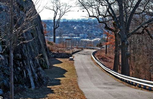 Spacious and Cozy- near T-station-Quiet Neighborhood! - Foto 22