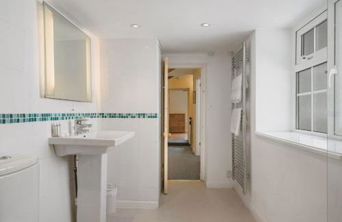 The Boy's Cottage - Photo 23