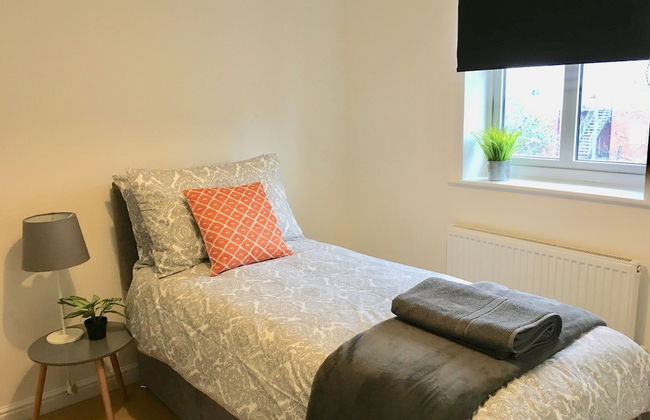 Eastleigh House near Airport - Foto 2