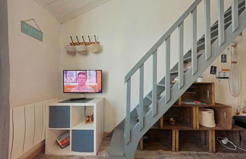 Studio Mezzanine Lumineux avec Wifi, Idéalement Situé, 4 Couchages, à 250m de la Plage et du Port - FR-1-224B-99 - Foto 10