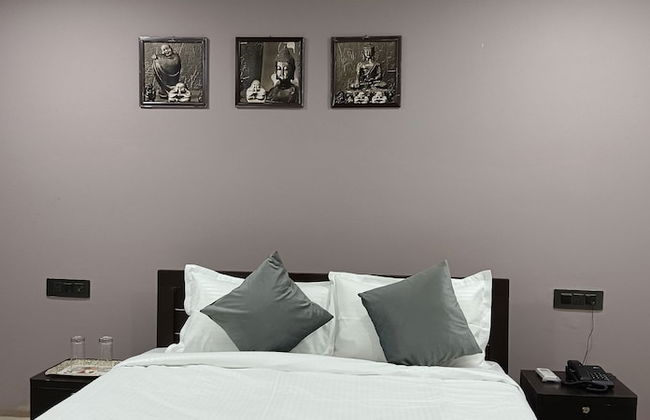 HOTEL BLACK GRAPES INN - Photo 5