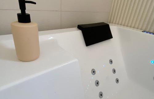 Cocon Diamant - Nuit Romantique - Jacuzzi et Sauna - Hyper-Centre - Foto 38