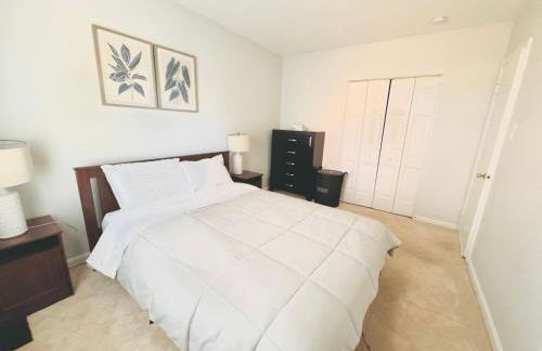 Charming 4BR 4BA Townhouse In Annandale, VA - Foto 36