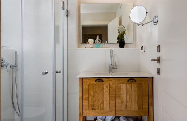 Contemporary & Texture-Rich Hideaway - Foto 28