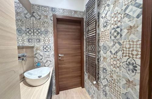 R39 Elegant Apartment with Private Parking - Foto 33