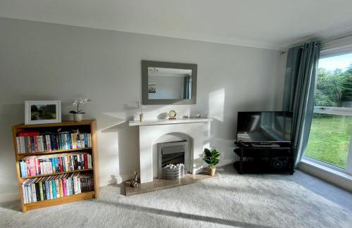 Modern Coastal Retreat, 5-Bedroom, 4-Bathroom Home, with Parking in Portsoy - Foto 5