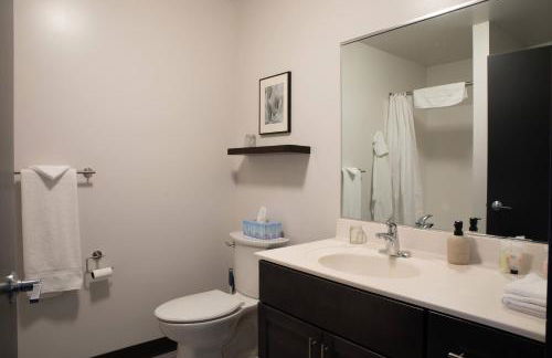 Deer District Studio Apt - One Block from Fiserv & Baird - Foto 8