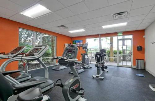 Stay Close to Disney in Your 3-Bedroom Haven - Foto 35