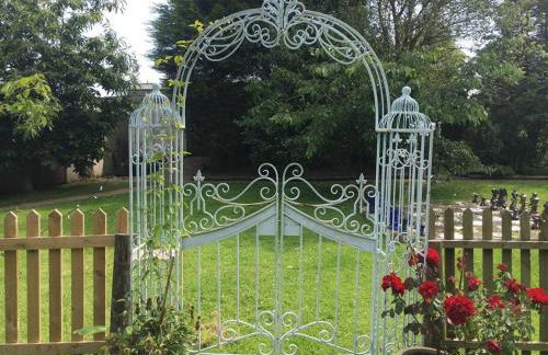 The Jewel in the Crown, countryside escape - Photo 11