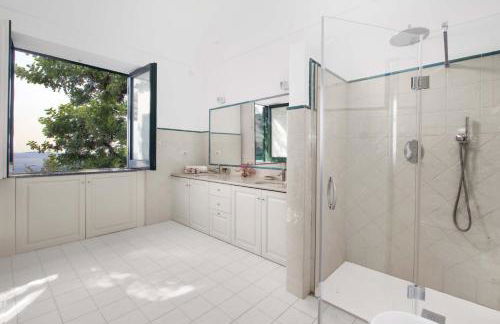 Amore Rentals - Villa Lo Scoglio - Foto 36