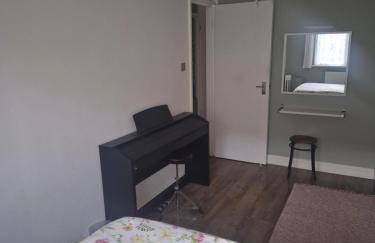 LUXURY One BEDROOM FLAT - Photo 24