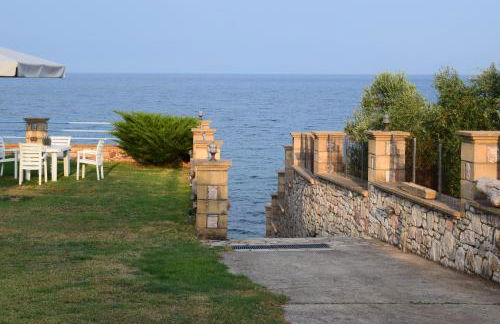 Alexandros Beachfront Apartments near Petalidi with Private Sunbeds & Sea View - Foto 28