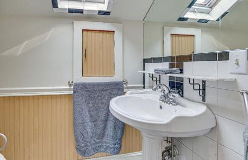 Quaint and Charming Cherry Valley Escape! - Photo 17