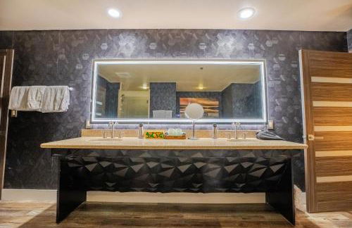 2100 SqFt Penthouse Suite W/ Strip Views! POOL GYM - Foto 57