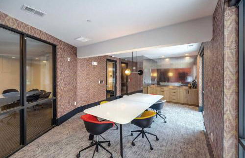 Luxury Apt with shopping and restaurants - Foto 38