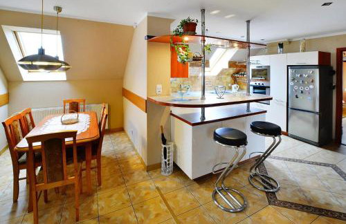 Cottage by Lake Ostrowieckie With Private Beach - Foto 14