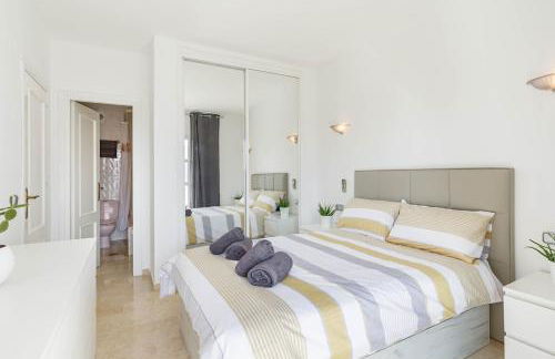 Stylish one bed apartment at Matchroom Country Club - Photo 11