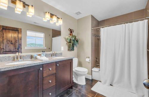 Charming 3BR-Near Skiing & Hiking - Foto 16