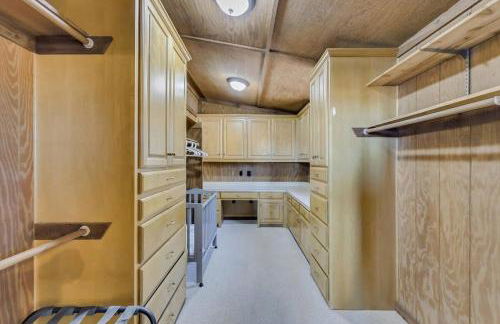 Spacious Ranch Style Home w Cinema Room - Foto 25