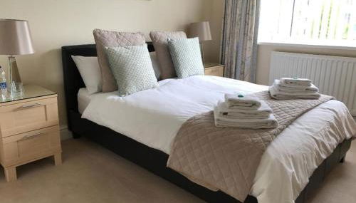 Queens Road Rental - Winchester Accommodation - Photo 2