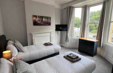 Sparkling Space - Twin or King Beds - Photo 23