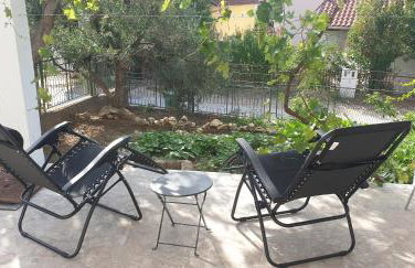 Babaloo Beach Apartments - Photo 30