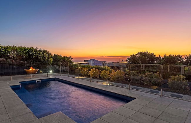 Clifftop Family Retreat With Views Pool - Foto 6