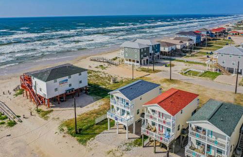 Walk to Shore and Eats Surfside Beach Gem with Deck - Photo 39