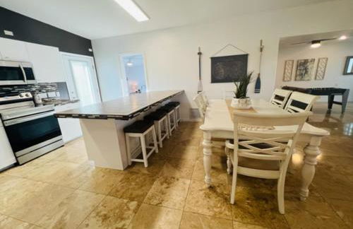 Pool, Hot tub, Close to Beaches, Shopping, More! - Foto 17