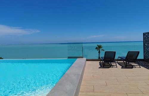 Pearl Beach - Rooftop Pool Seaside - Photo 34