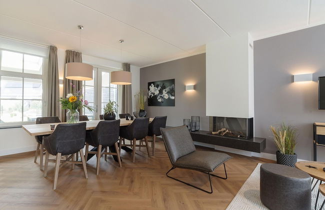 Beautiful Holiday Home With a Whirlpool - Photo 35