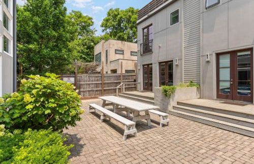 12 South Home WALK to Belmont with Deck and Patio - Foto 7