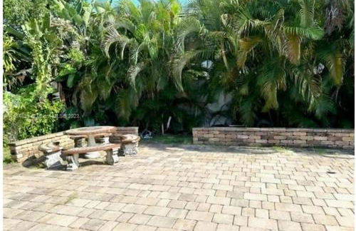 Luxury Pool Retreat Sleep 17 Near Beach - Foto 26