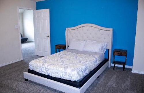 Spacious 4200 sqft - 6 bdrms 4 bath - Gym - Pets OK Near PGA - Universal KIDS - Star Frisco - Photo 2