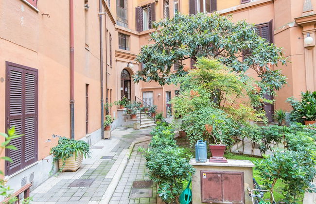 Luxury Apartment Auditorium - Photo 1