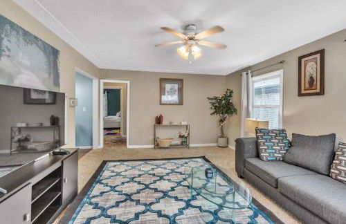 Lovely PET FRIENDLY three bedroom in desirable Urbandale Location! 3 Home by RedAwning - Foto 10