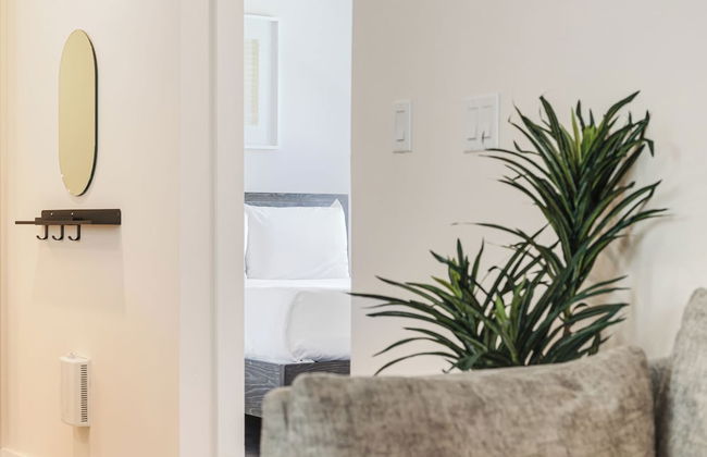 Roami at The Palace - Photo 43