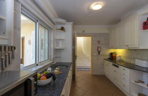 Villa with beautiful see views & spacious garden - Foto 17