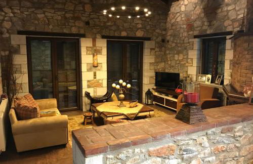 Petrines Villes Avramilias - Photo 63