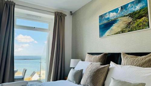 Luxury Sea View Apartment with Multi Room Balcony And Private Onsite Parking Only 300M From the Beach - Foto 2