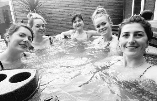 Lady Lily Spring Unique River Boat with Castle views - Foto 24