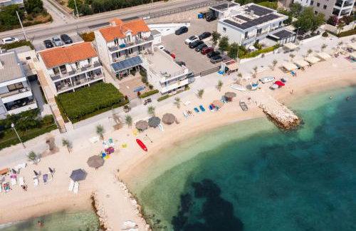 Seaside Luxury Suites - Photo 12