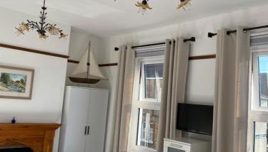 Cosy 2 Bedroom House -2023, 2024 &2025 award winner! - Foto 1