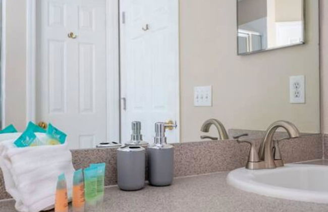 Amazing 5 BR w Game Room Minutes From Disney - Foto 41