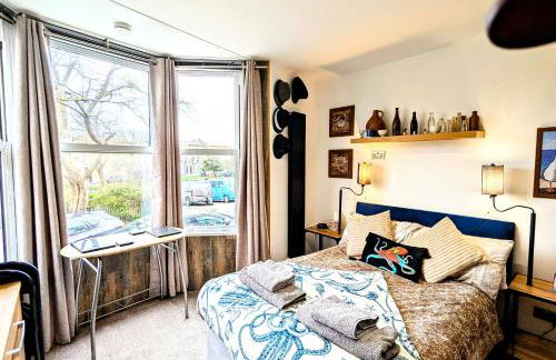 Beachside Bliss in Heart of Town - Foto 34